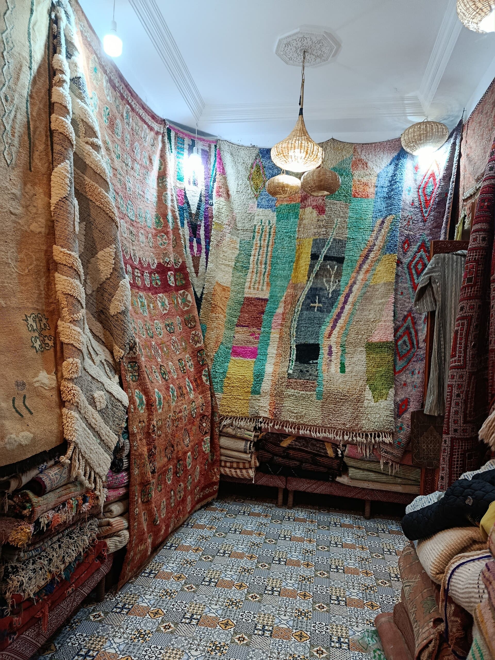 Textiles & Rugs